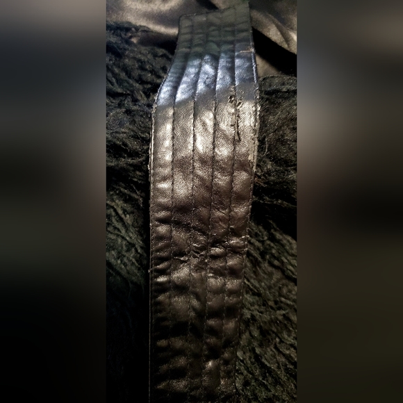 Black shaggy fur vest with belt - Picture 5 of 5